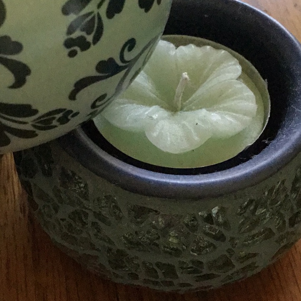 Set of Three CozyVibes TeaLight Holders Candlelight - Picture 5 of 8